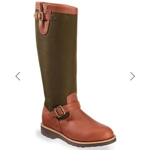SEARCHING for a pair of WOMENS Chippewa Boots